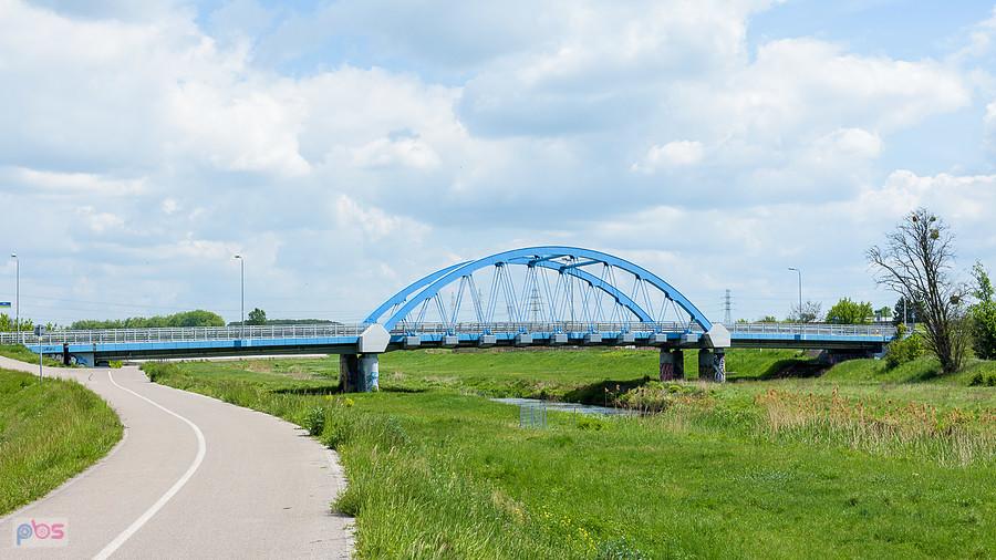 Most Światowego Dnia Roweru nad Wartą łączący dzielnice Wyczerpy-Aniołów (ul. Drogowców) i Zawodzie-Dąbie (ul. Srebrna) - Częstochowa