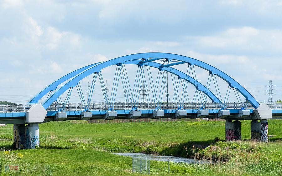 Most Światowego Dnia Roweru nad Wartą łączący dzielnice Wyczerpy-Aniołów (ul. Drogowców) i Zawodzie-Dąbie (ul. Srebrna) - Częstochowa