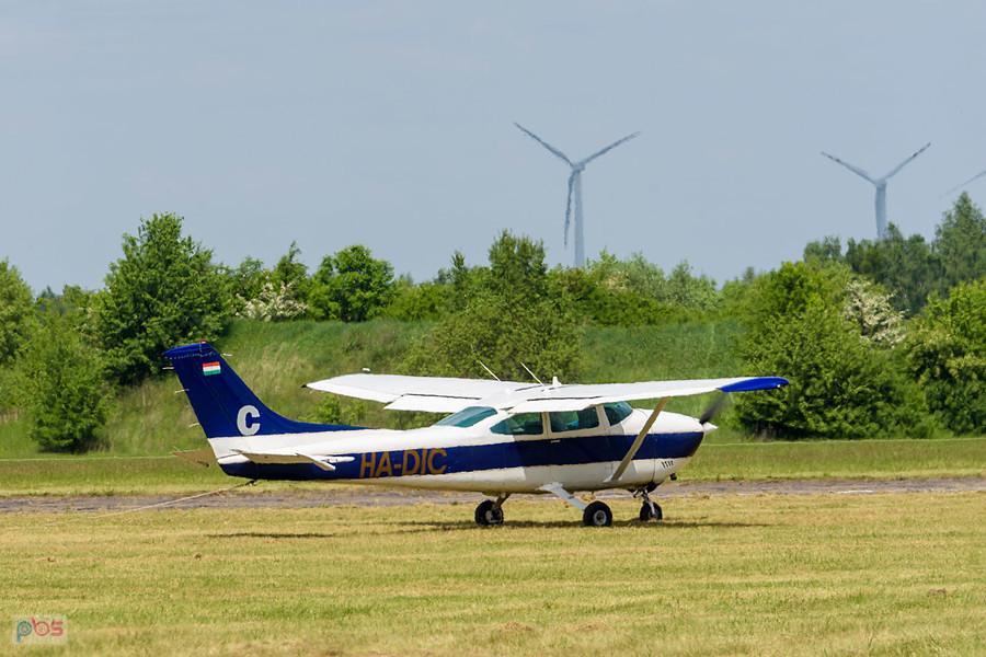 Cessna 182P Skylane #HA-DIC