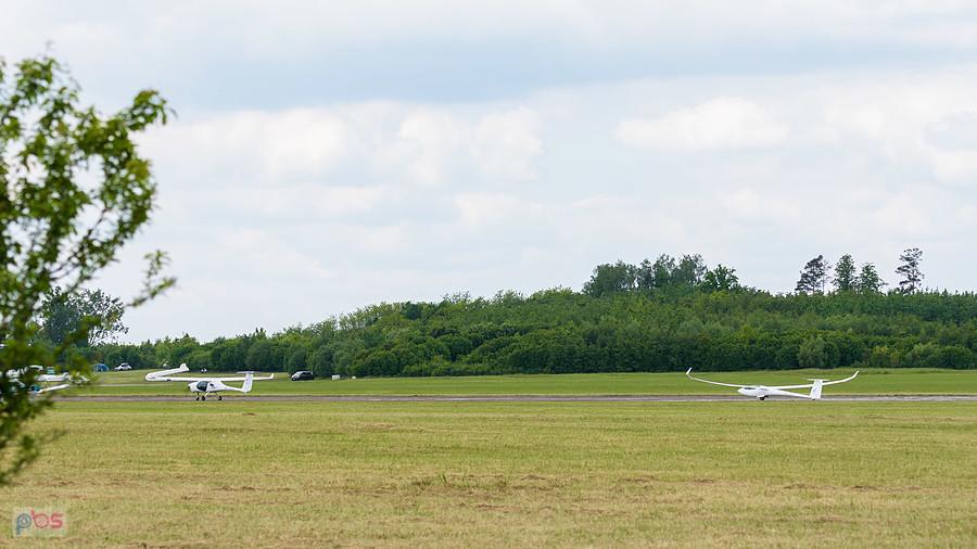 Artus Aircraft Artus 600-Lighter #SP-SUNY holuje szybowiec