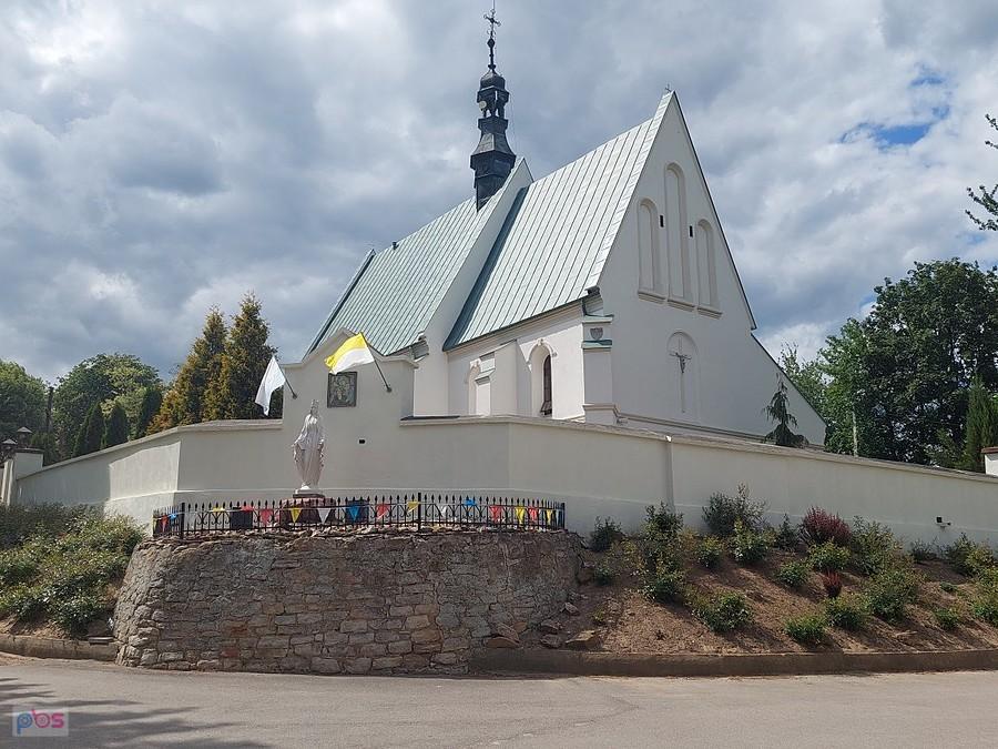 Kościół pw. Wszystkich Świętych w miejscowości Wszechświęte