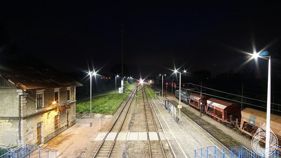 nadleżdża KMŁka na stację Dwory
