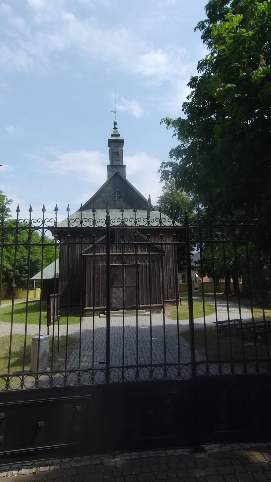 XVII-wieczny drewniany kościół w Żukowie