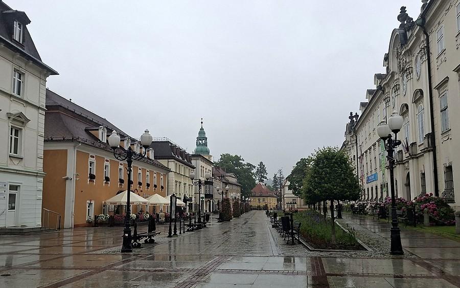 Jeleniogórskie Cieplice w deszczu