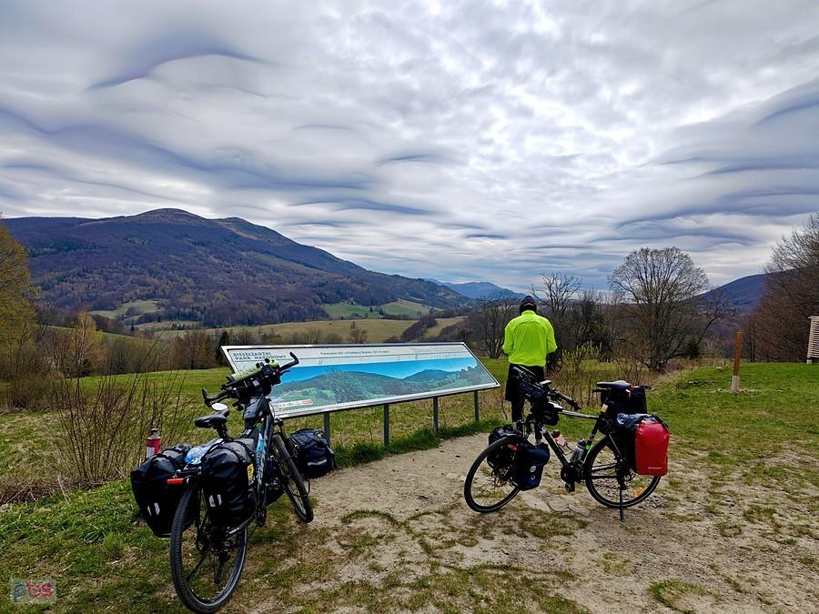 Bieszczady z przełęczy Wyżnej
