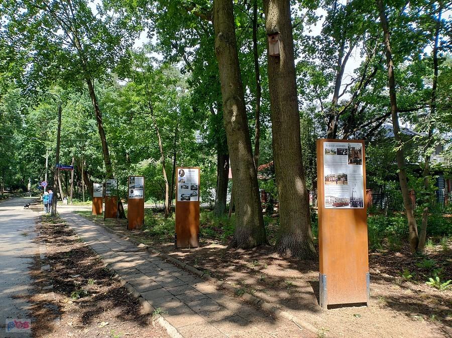 A potem wyszło słońce. Na zdjęciu historia Boernerowa na tablicach