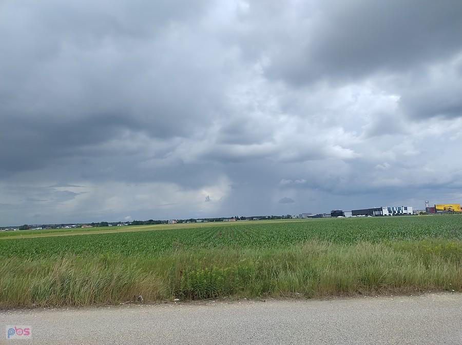 Chmury straszą deszczem