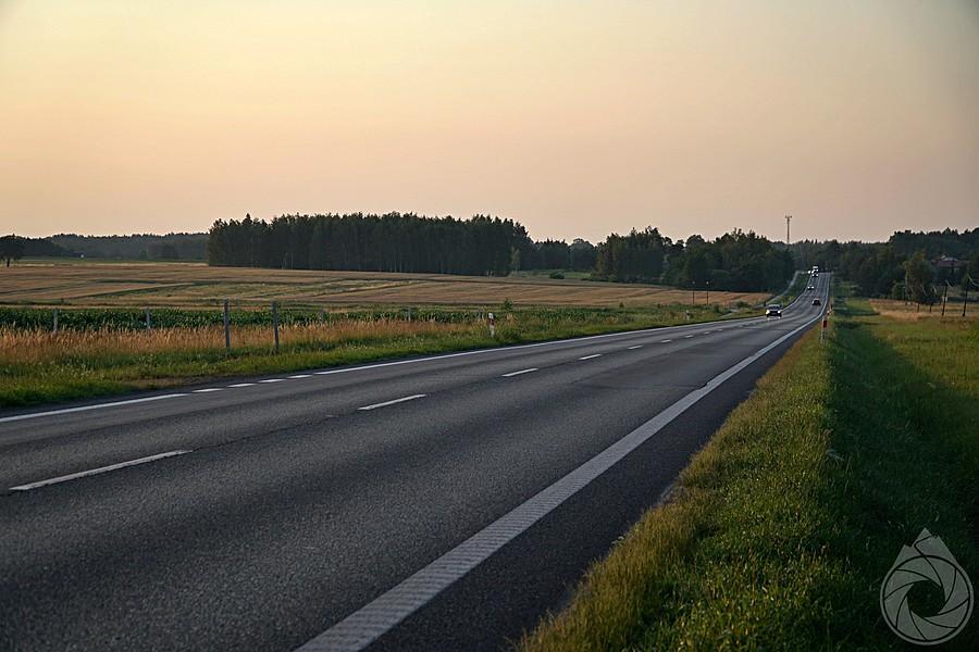dobry asfalt krajówki na Komorów