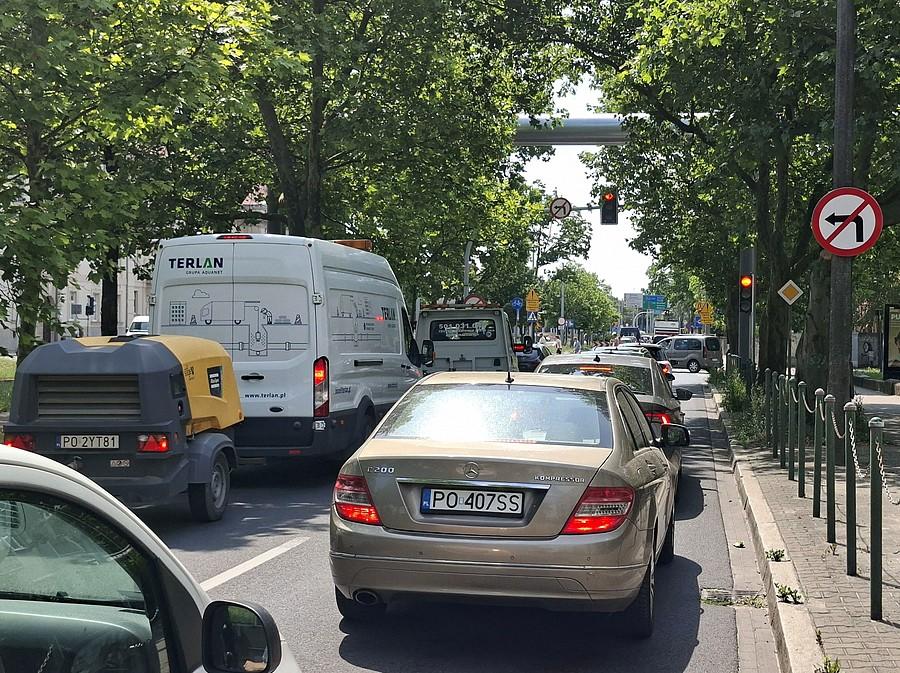 Niby lato, a korki jak zwykle