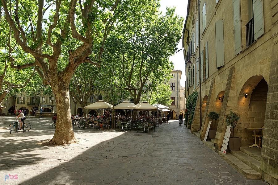 Uzes, miasto gotowe na upały