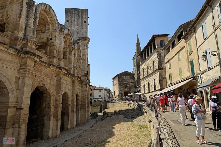 Arena w Arles