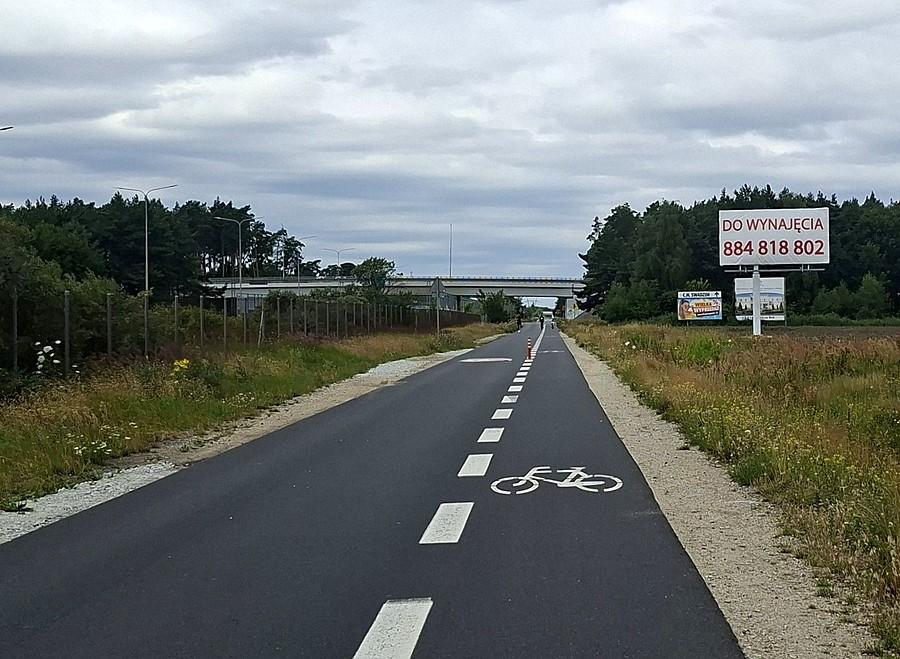 Rowerowa droga idealna na serwisówce. Tak dla kontrapasów, nie dla polskich DDR-ek!
