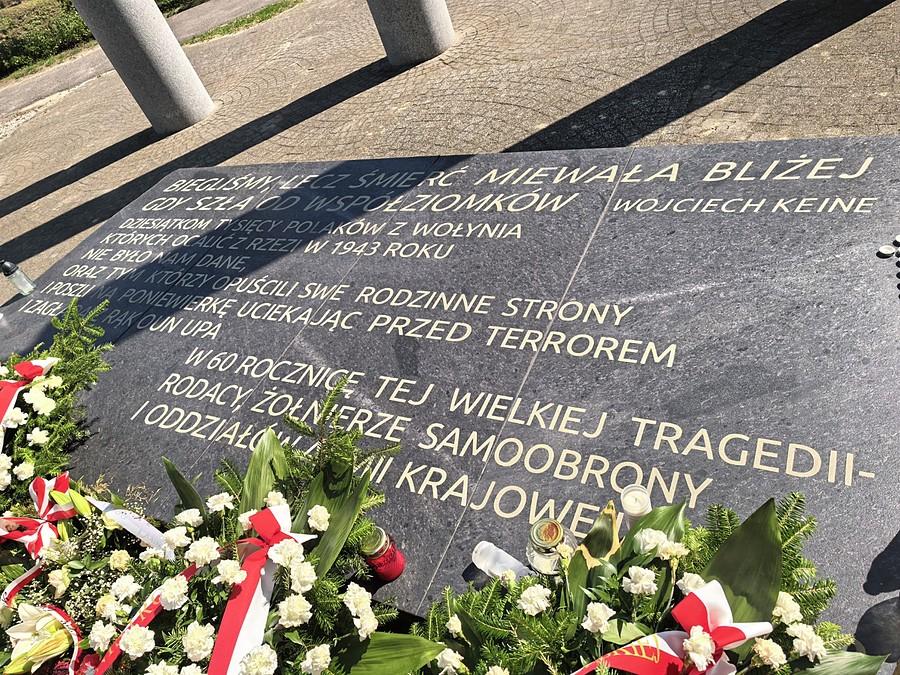 "Biegliśmy, lecz śmierć miewała bliżej, gdy szła od współziomków"