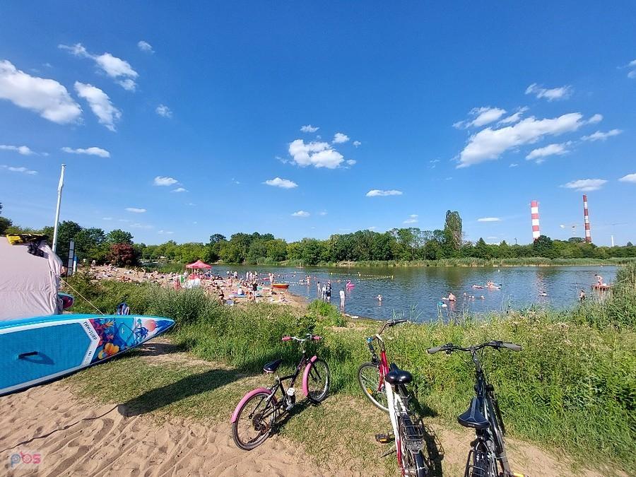Upalny dzień nad Jeziorkiem Czerniakowskim