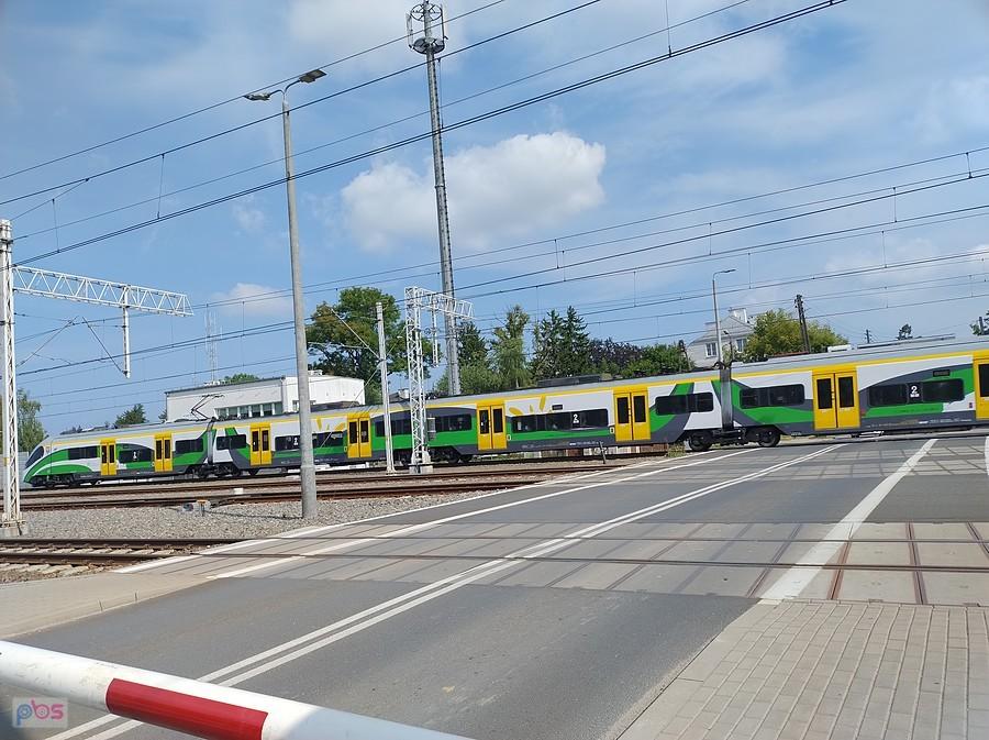 Trzeci pociąg. Ten nie zatrzymał się w Ożarowie