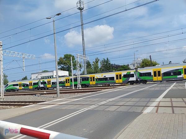 Trzeci pociąg. Ten nie zatrzymał się w Ożarowie