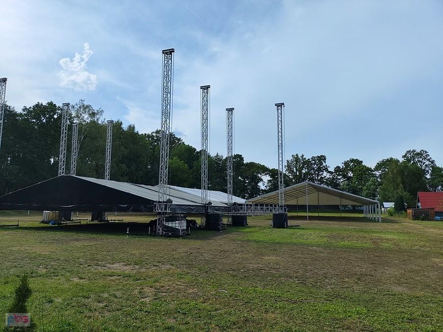 resztki sceny z Festiwalu Życia