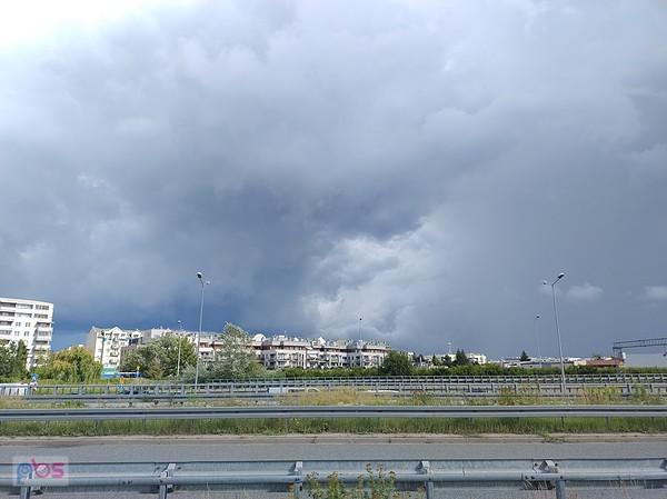 Z dużej chmury mały deszcz