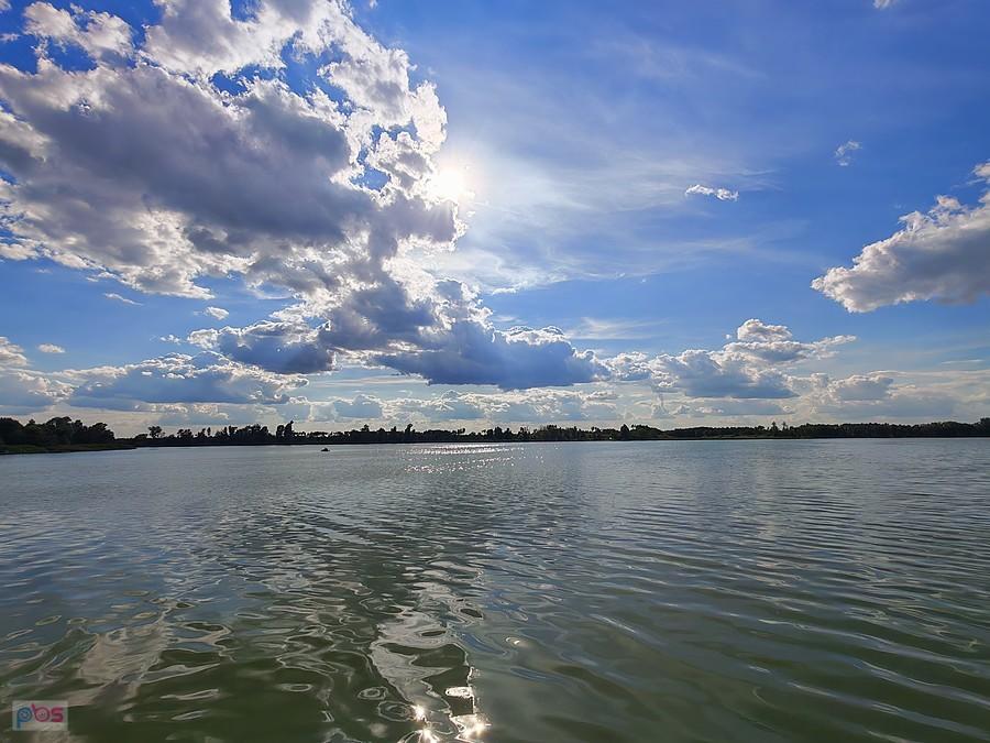 Jezioro w Rogowie
