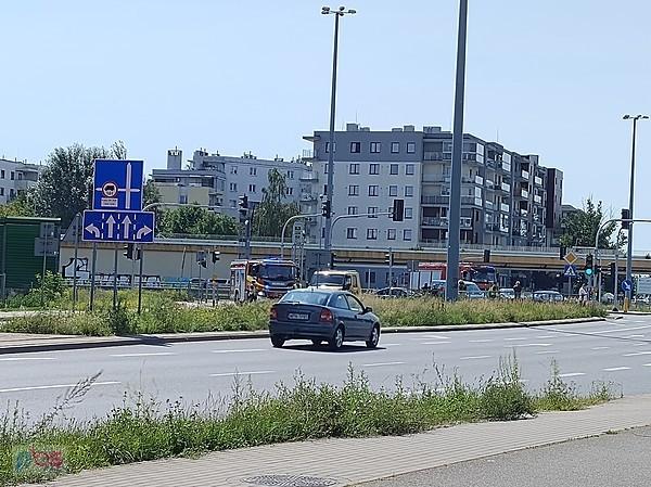 Wypadek przy zjeździe z S8 na Lazurową