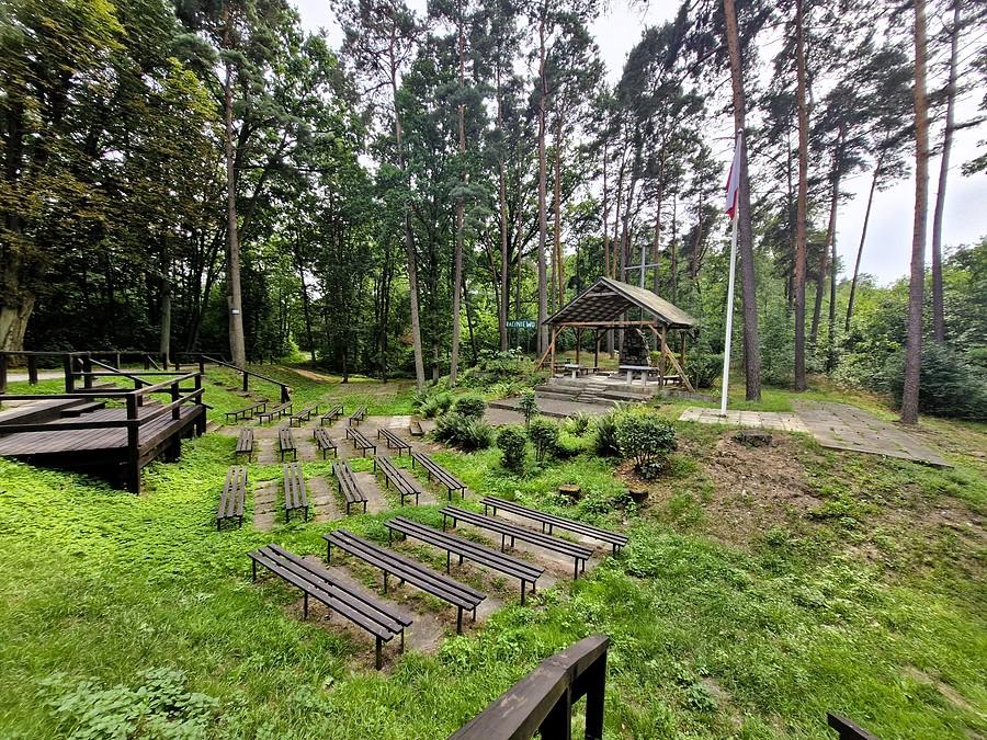 Mogiła zbiorowa w Raciniewie