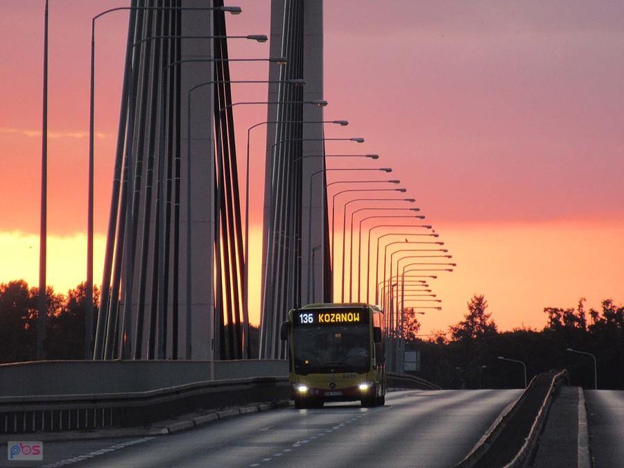 Mercedes O530G C2 #8439 na Moście Milenijnym