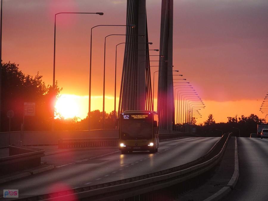 Mercedes O530 C2 #7416 na Moście Milenijnym