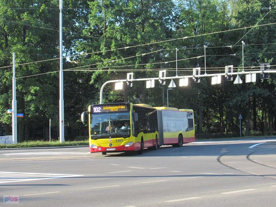 Mercedes O530G C2 #8463 skręca z ul. Milenijnej w ul. Popowicką