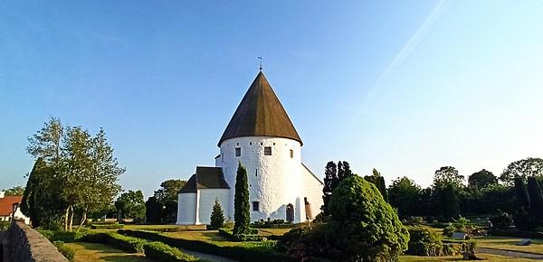 Dwunastowieczny kościół w Olsker