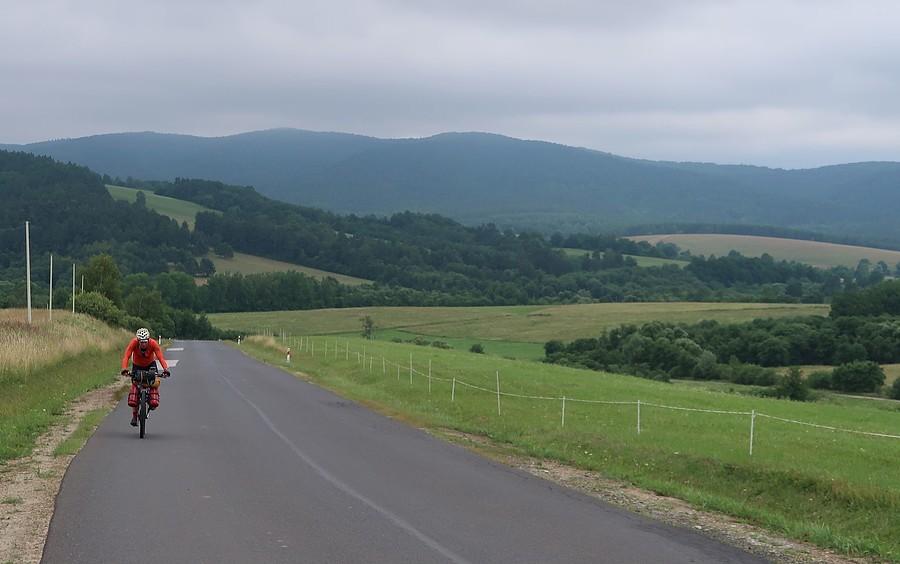 Powoli i z widokowym rozmachem opuszczamy Bieszczady
