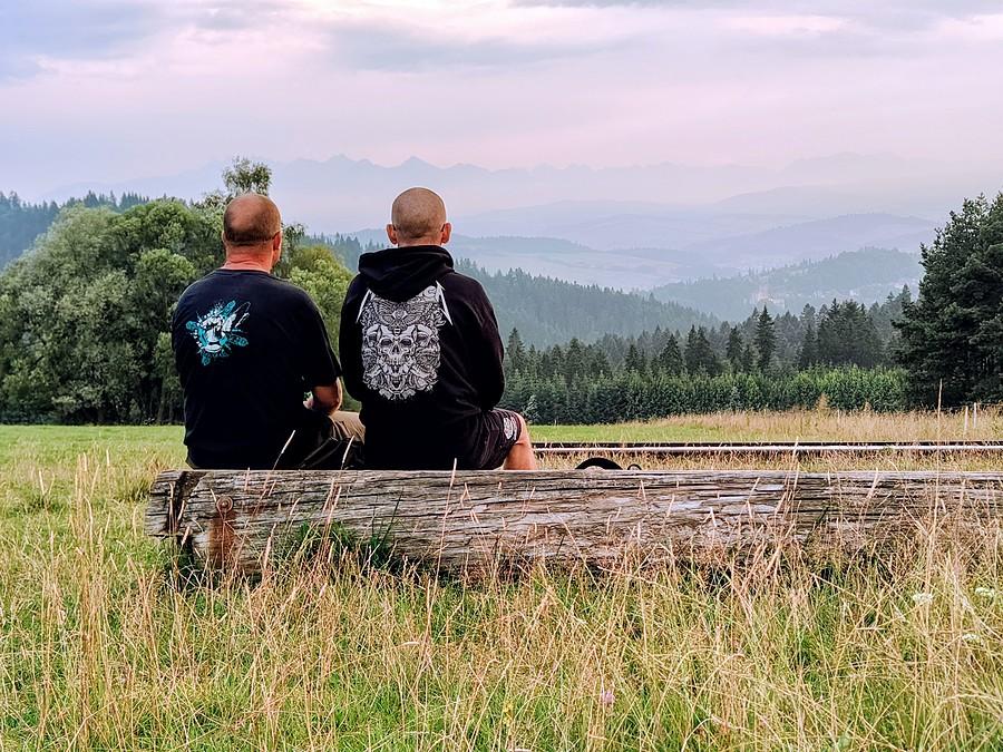 Można siedzieć i milczeć...