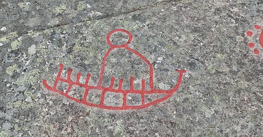 Rysunki naskalne w Allinge na Bornholmie
