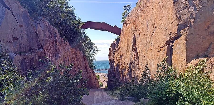 Mostek na klifie. Bornholm, Vang