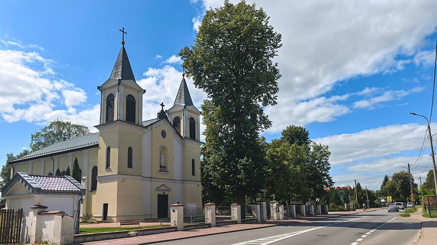 Kościół w Borzęcinie