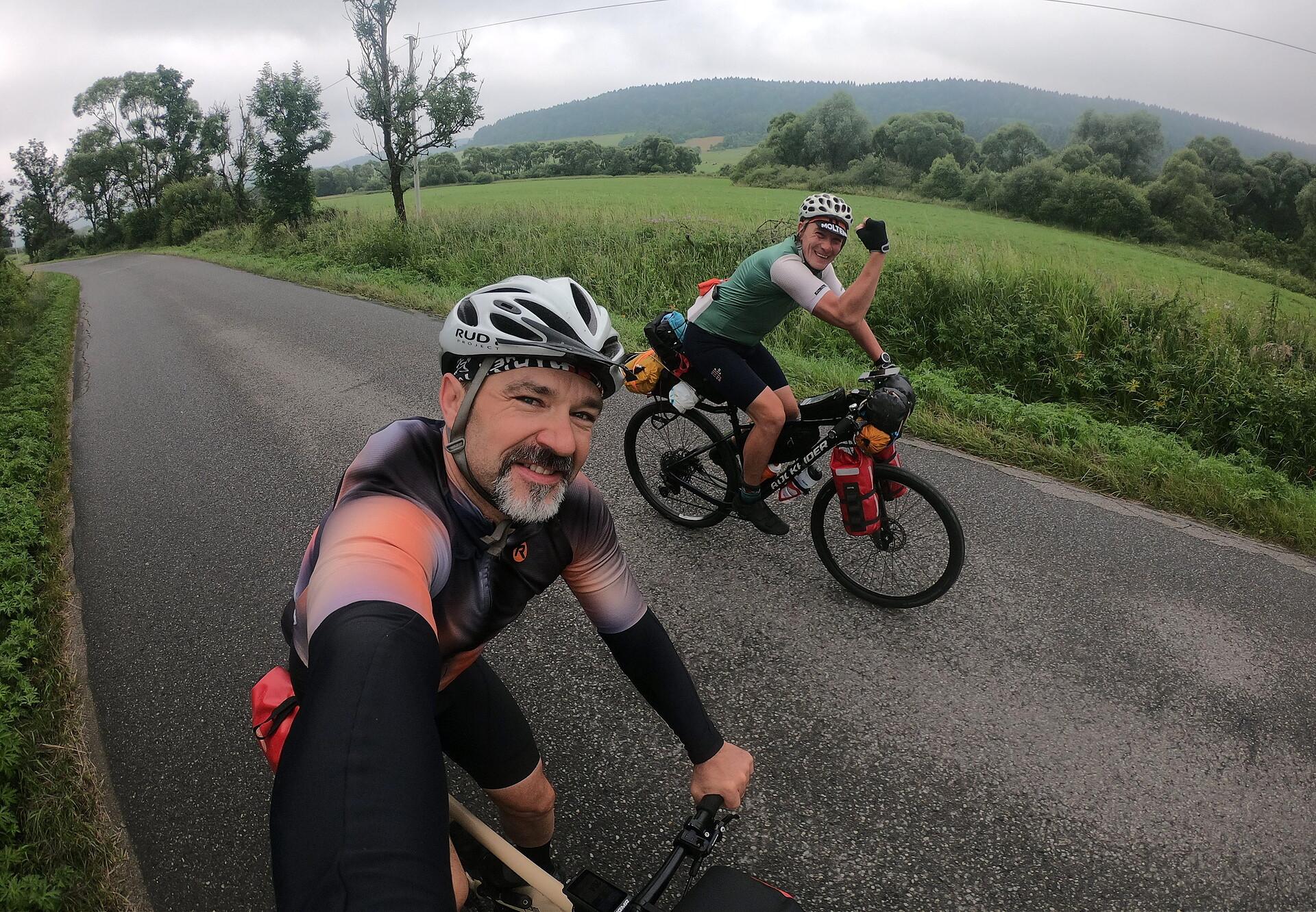 Już od pierwszych km-ów mamy świetne humory :)