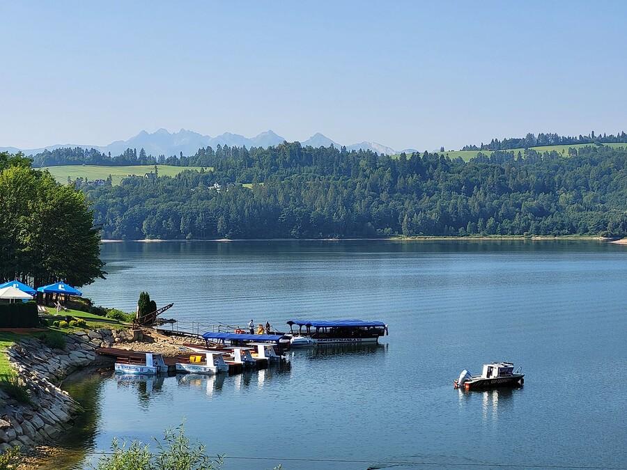 Jezioro i Tatry
