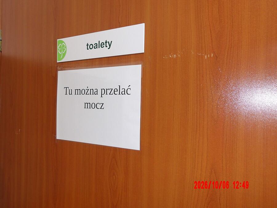 Tu można przelać mocz....