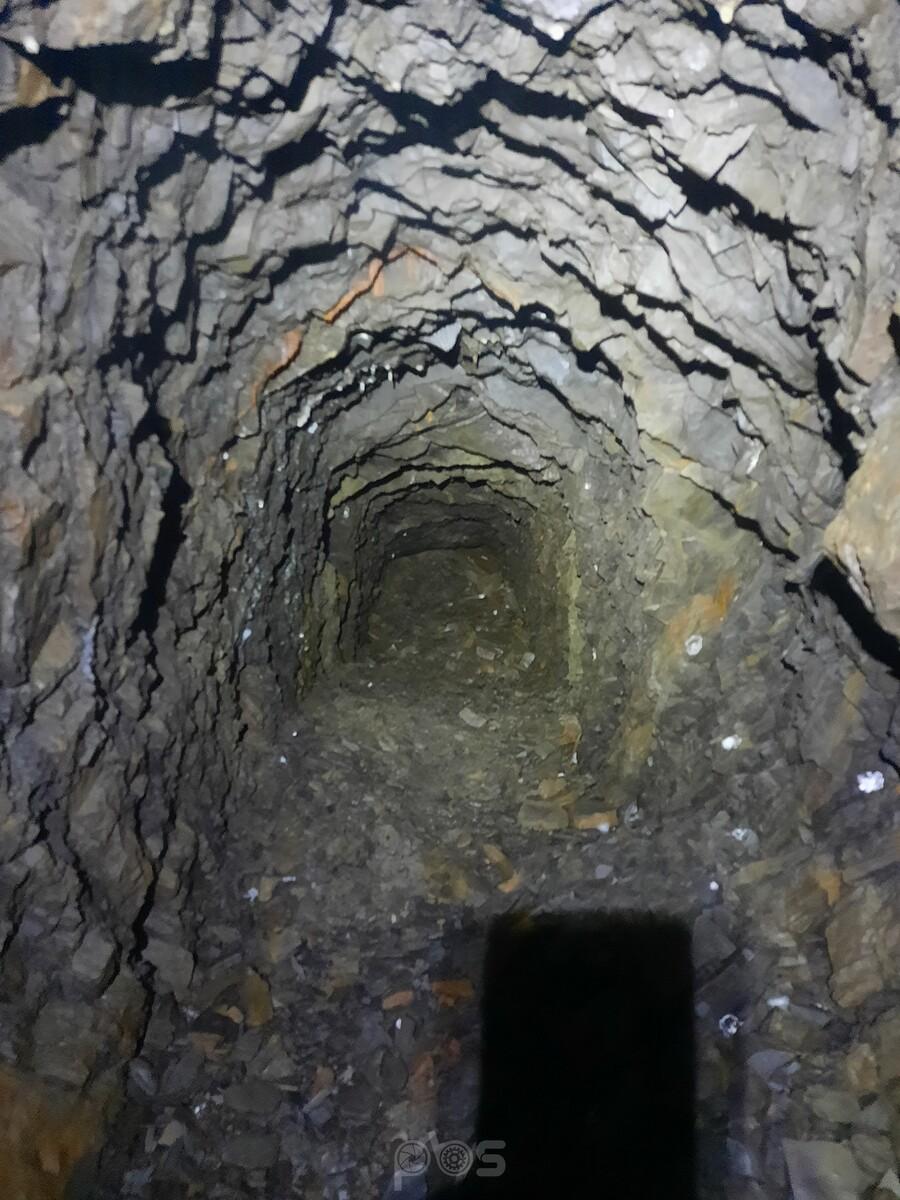 Podziemny tunel kopalni